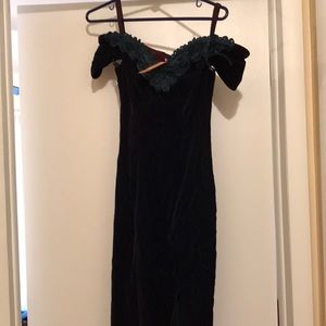 Juniors Jump Black with Green Trim lace Long Velvet Cocktail Dress
